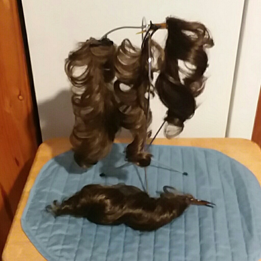 Wig Tails - Picture 1 of 3
